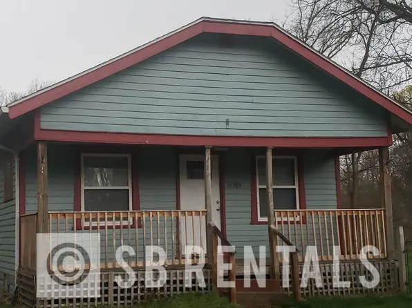 55589 Moss Rd, South Bend, IN 46628