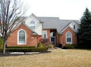 1832 Blue Grass Dr, Rochester Hills, MI 48306
