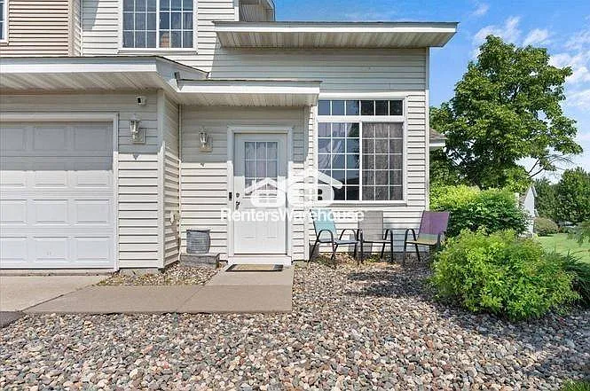 2489 Yellowstone Dr — Photo 1