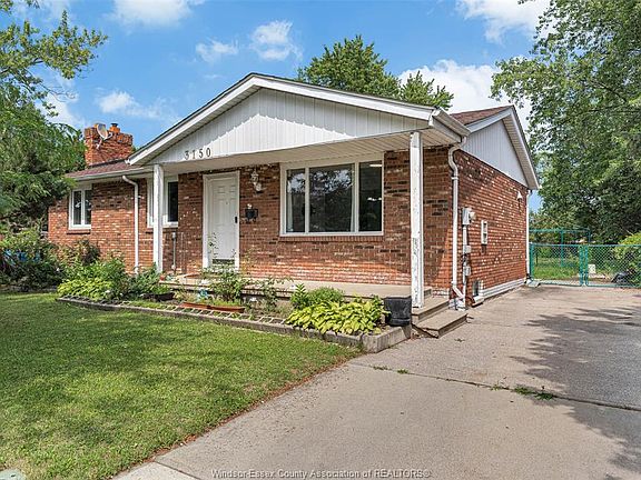3rd image of 3150 Forest Glade Dr