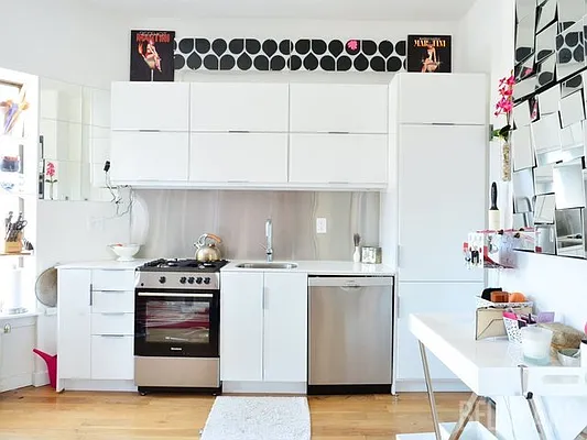 Rented by Bellmarc Realty | media 21