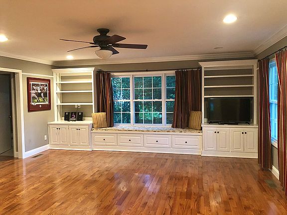 Bonus Room with Built-ins