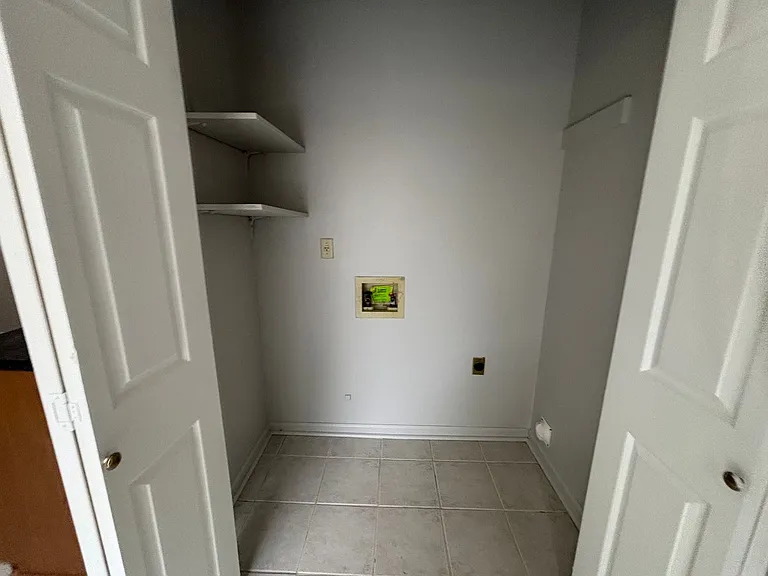 2573 Laurelcrest Dr — Photo 8