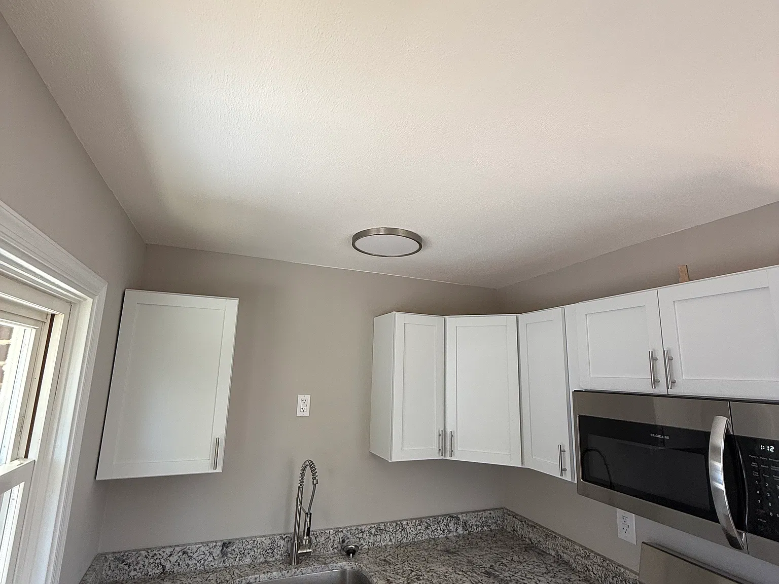 4 bed, 1375 sqft, $2,575 — Photo 2