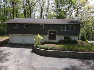 34 Overlook Dr, Indiana, PA 15701