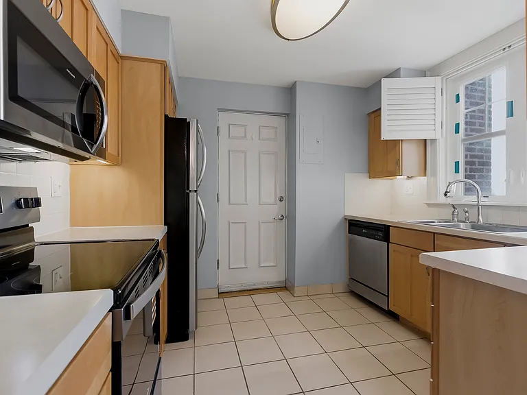 329 Belt Ave #402 — Photo 5