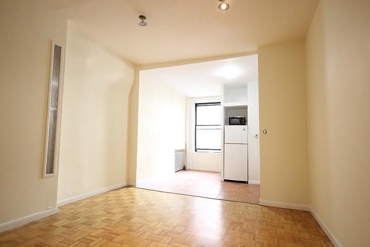 1st image of 221 E 58th St APT 3W