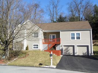 14 Cornwell St, Poughquag, NY 12570