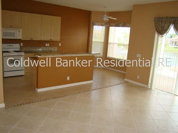 2nd image of 325 NW Shoreview Dr