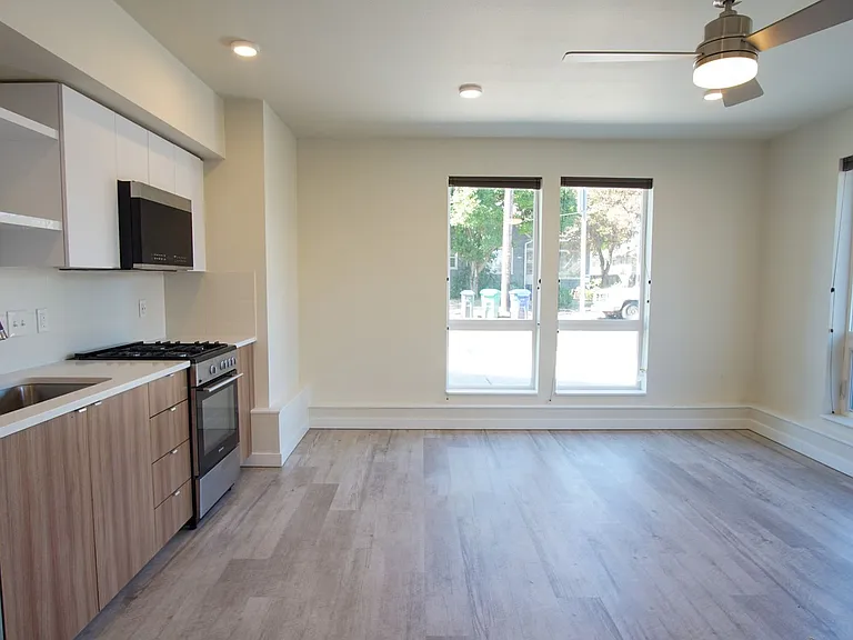 5080 NE 33rd Ave #1 — Photo 4