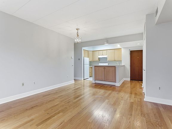 4th image of 34 Sumner Ave APT 210