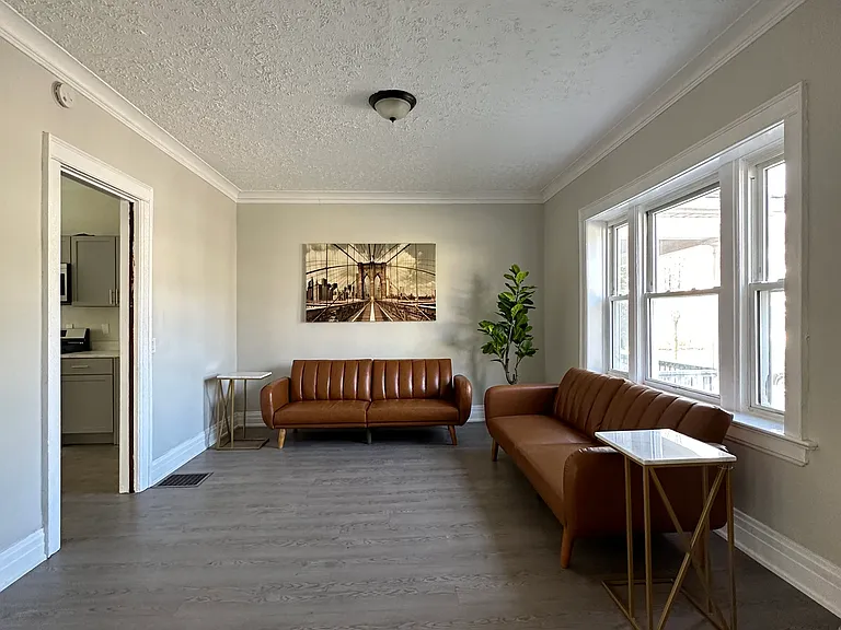 287 Congress Ave — Photo 5
