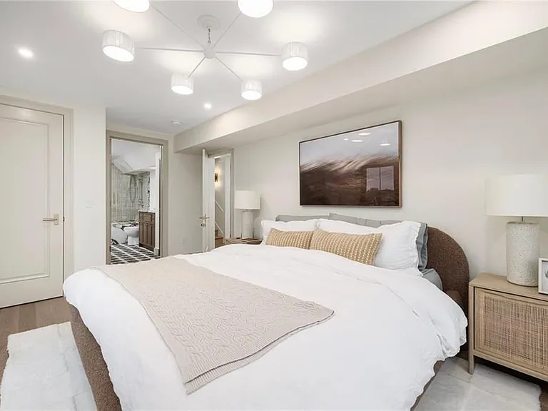 41 Atlantic Ave — Photo 32
