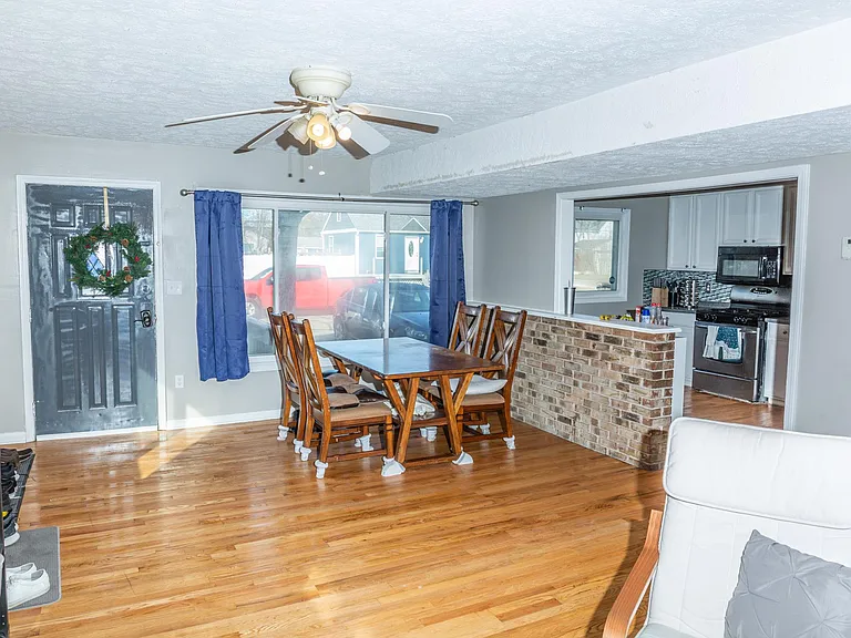 22582 Albion Ave — Photo 28