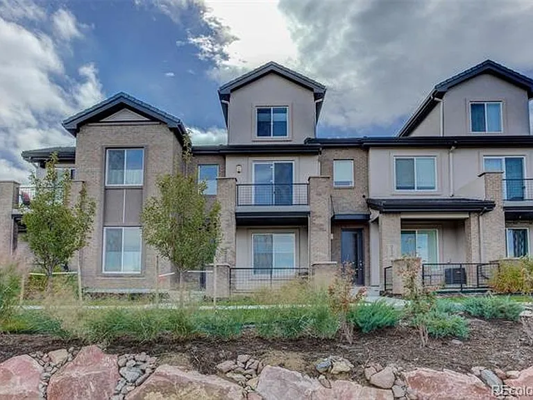 9036 E Caley Way — Photo 1