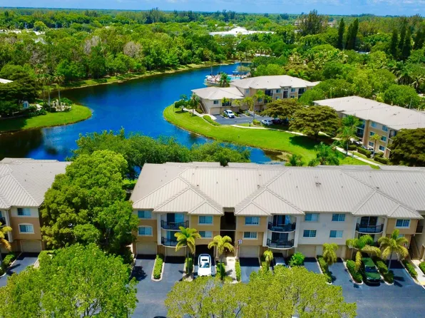 500 Crestwood Ct N, West Palm Beach, FL
