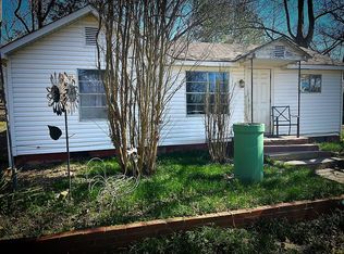 108 N Main St, Cove, AR 71937