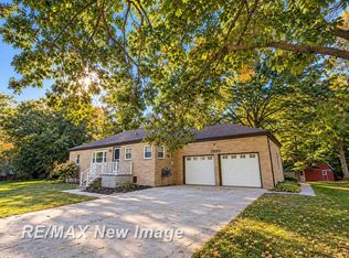 3890 Grotto Rd, Bridgeport, MI 48722