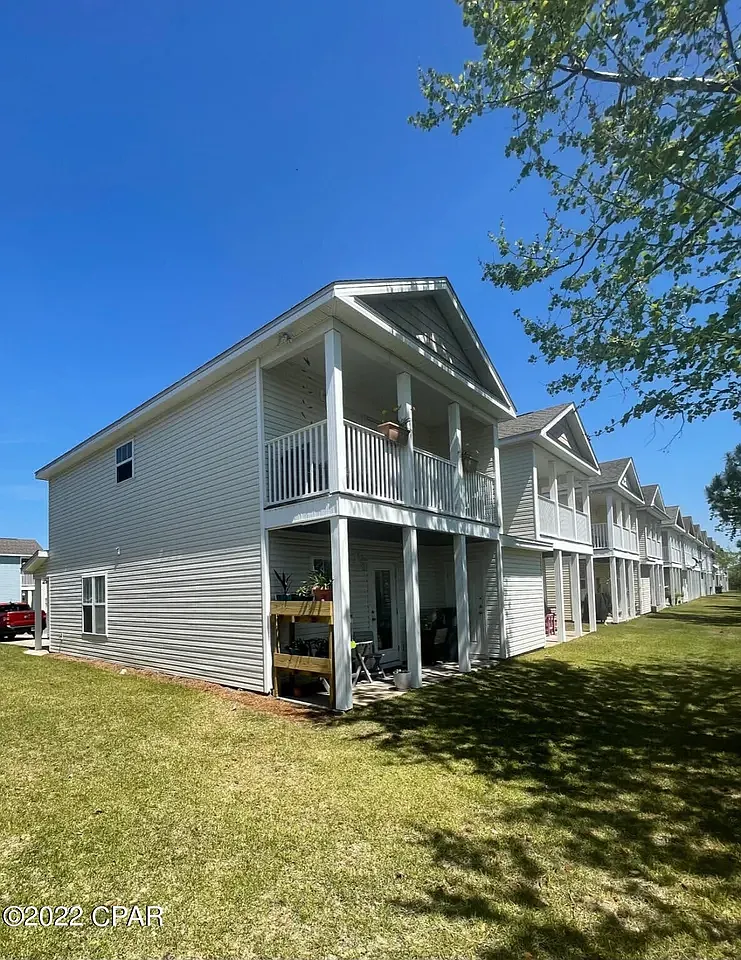 2 bed, 1152 sqft, $2,100 — Photo 1