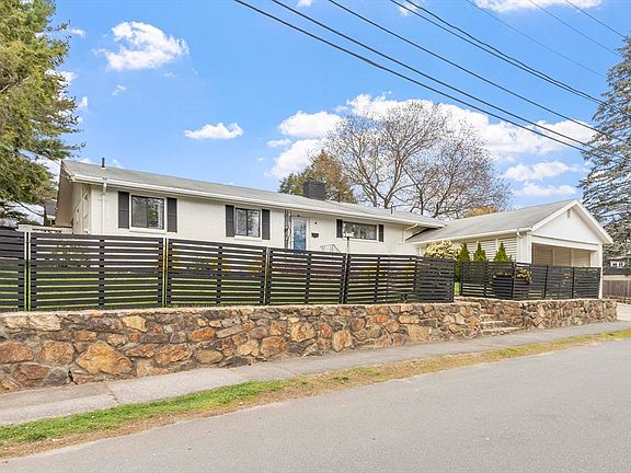 3rd image of 82 Cornell Rd