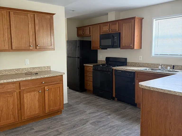 218 Park Ln — Photo 5
