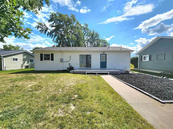 399 Twin Lake Rd, Beaverton, MI 48612
