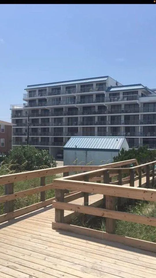 2 bed, 850 sqft, $2,050 — Photo 3