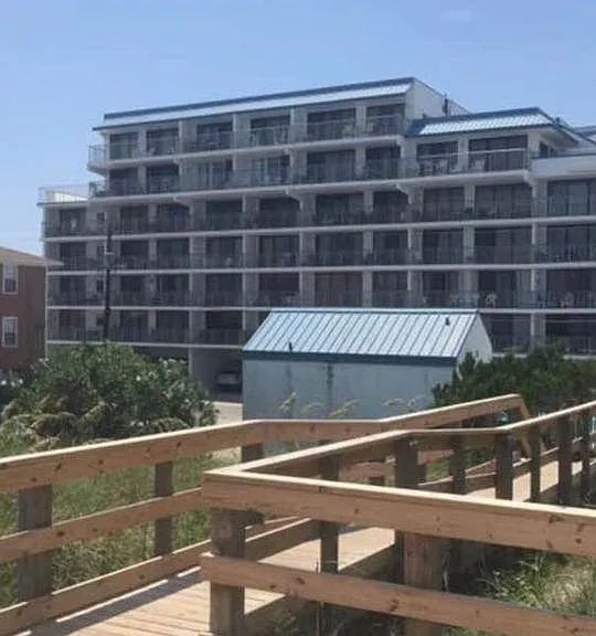 901 S Lake Park Blvd — Photo 3
