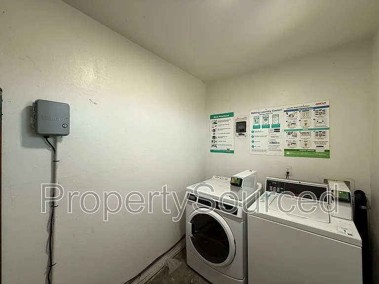 911 H St #1 — Photo 26