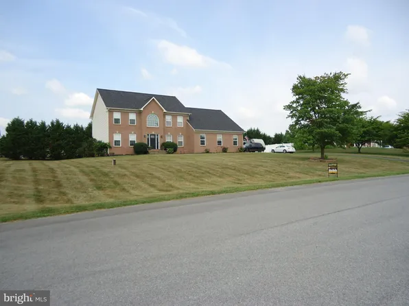 103 Carriage Dr, Harpers Ferry, WV 25425