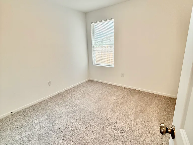 20910 Sumac Grv — Photo 17