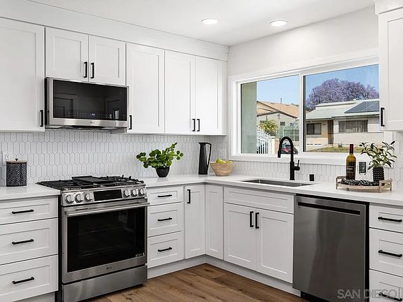 4th image of 3630 Nassau Dr