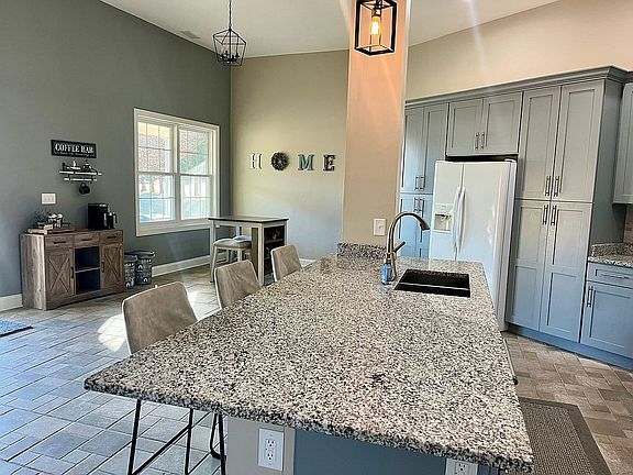 Kitchen and breakfast nook