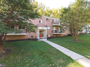 10619 Weymouth St APT 102, Bethesda, MD 20814