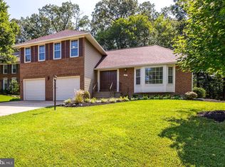 18 N Lowery Ct, Sterling, VA 20165