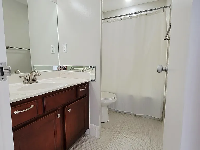1100 Erie Ave #702 — Photo 5