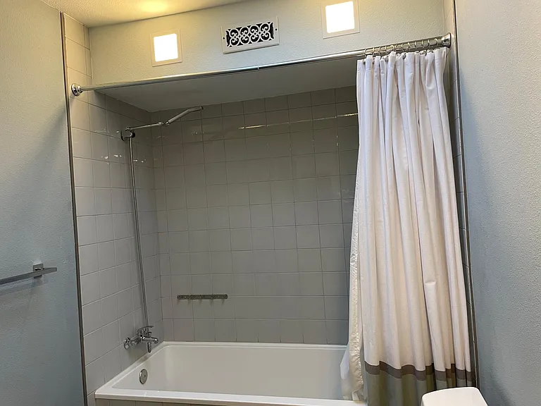 11 Montsalas Dr — Photo 20