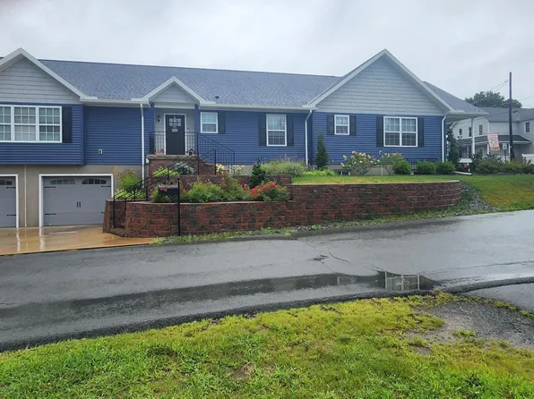 340 Hudson St, Jermyn, PA 18433