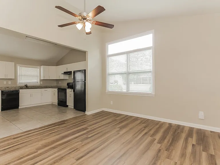 5401 Venado St — Photo 5