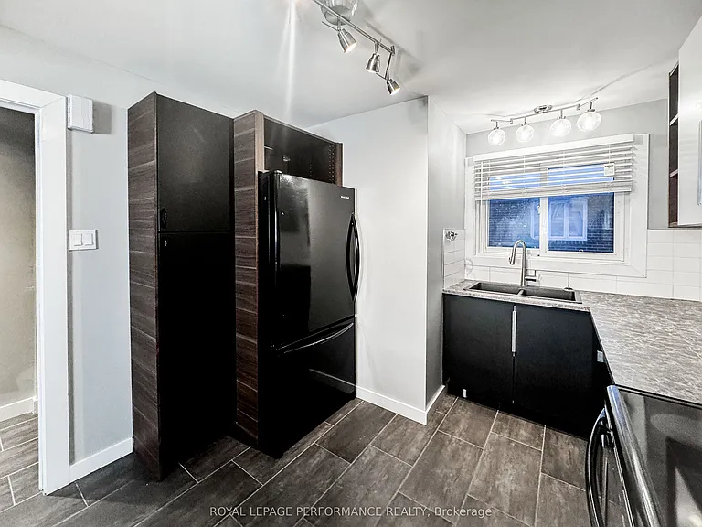 726 Cummings Ave #A — Photo 9