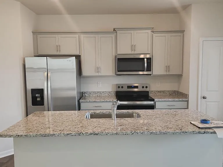 1118 Evelynnview Ln — Photo 9