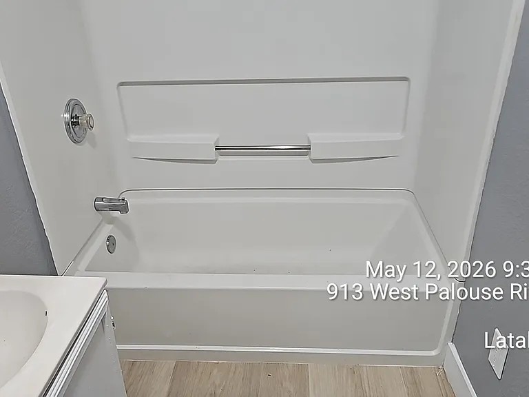 913 W Palouse River Dr #1 — Photo 9