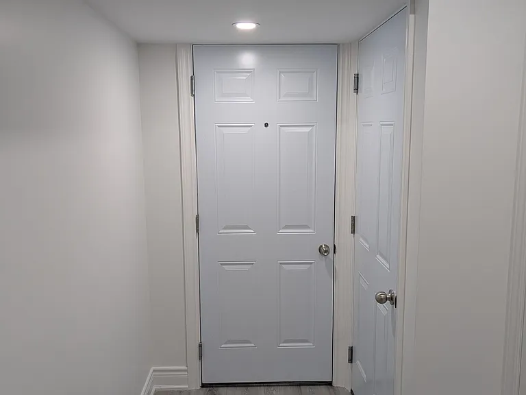22 Exhibition Cres #BASEMENT — Photo 3
