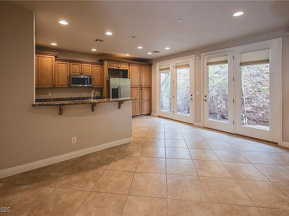 4th image of 57 Avenza Dr