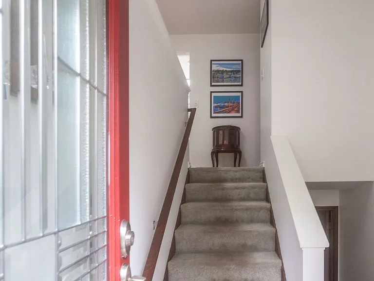 1205 NW Crosby Ave — Photo 2