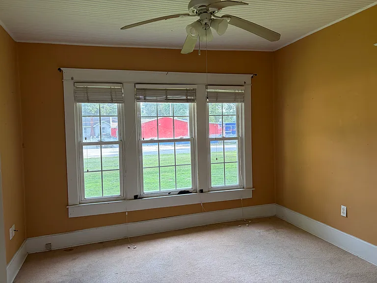 301 S Walnut St — Photo 9