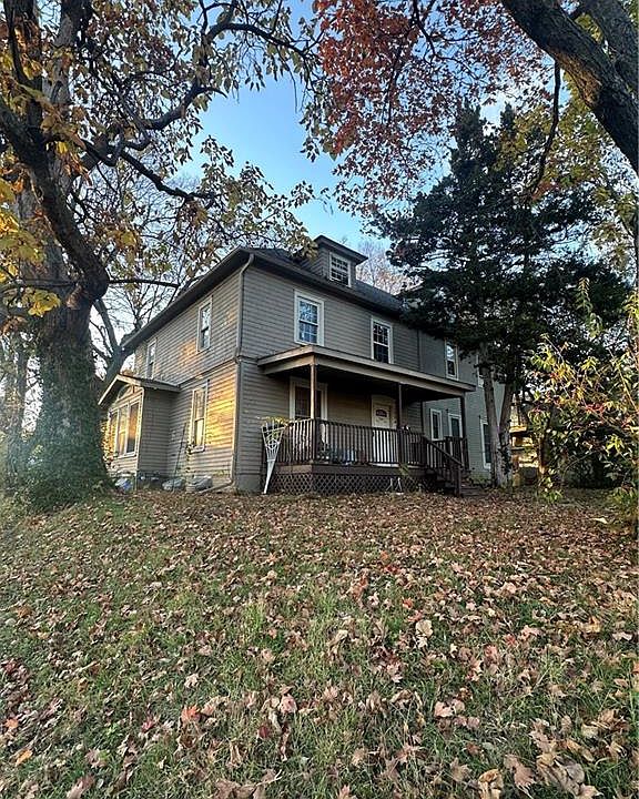 2nd image of 724 S Crysler Ave