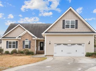 105 Wickersham Ct, Jacksonville, NC 28540