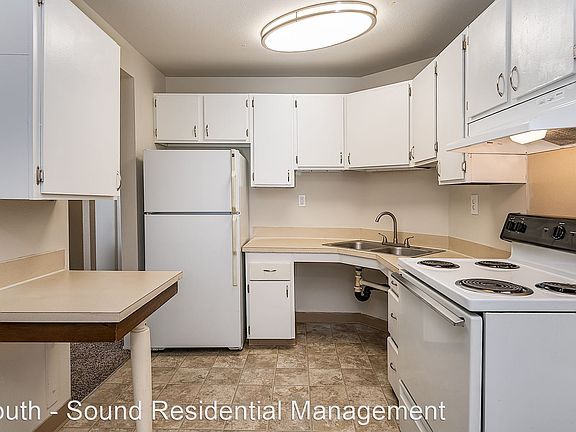 2nd image of 10211 47th Ave SW #10505549
