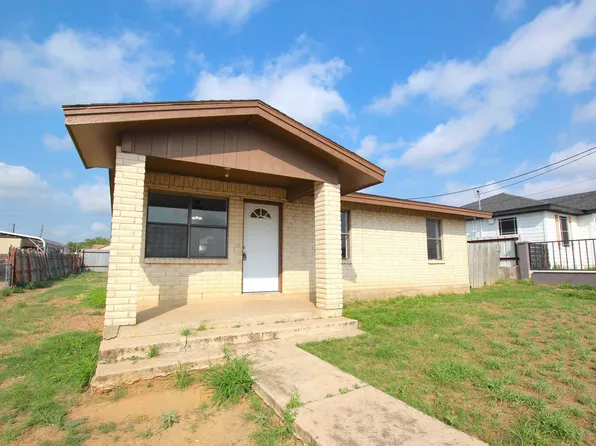 479 Falcon Shores Dr, Zapata, TX 78076